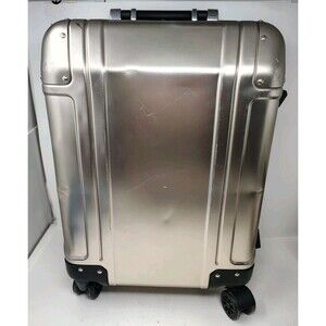 Zero Halliburton Aluminum Carry-On 4-Wheel Spinner Travel Case
